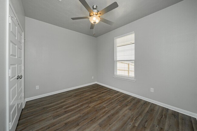Building Photo - Where Style Meets Comfort: Elevate Your Li...