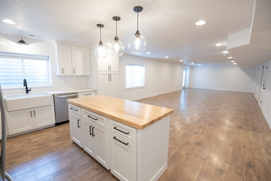 Building Photo - 154 S Quivira Ln