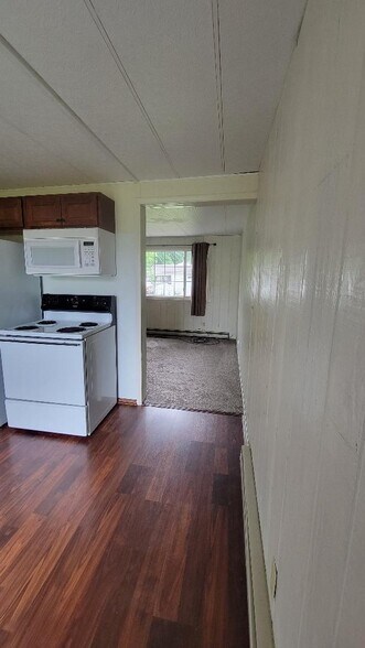 Building Photo - 460 Lee Ave
