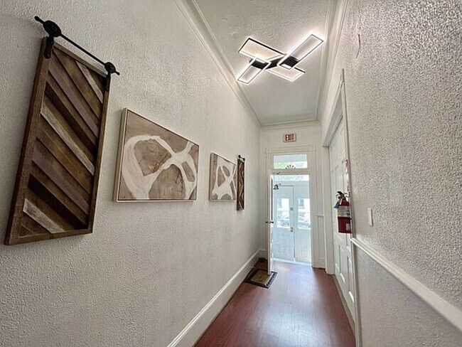 Interior Photo - 112 E. Preston St