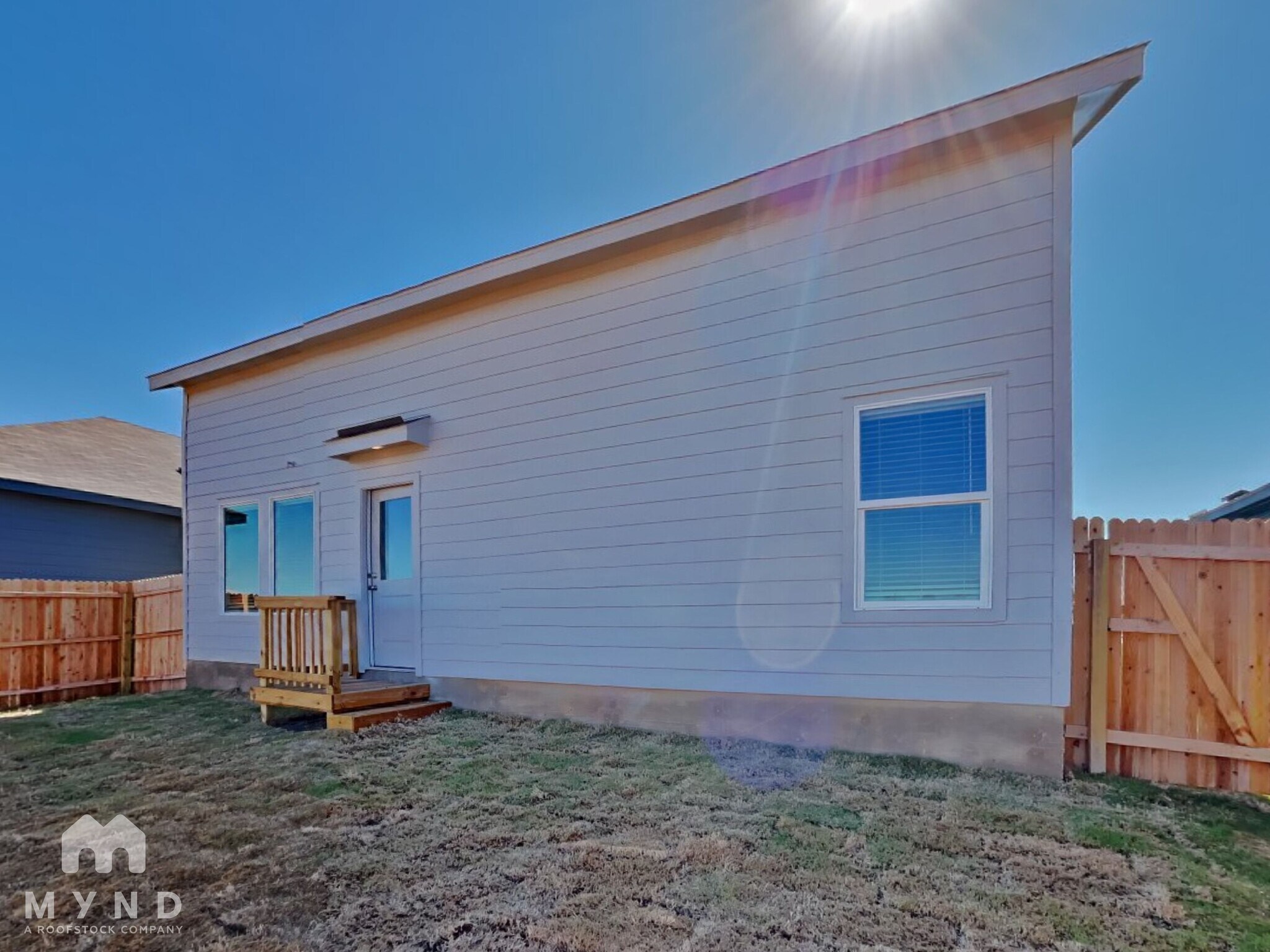 Building Photo - 340 Pacific Waters