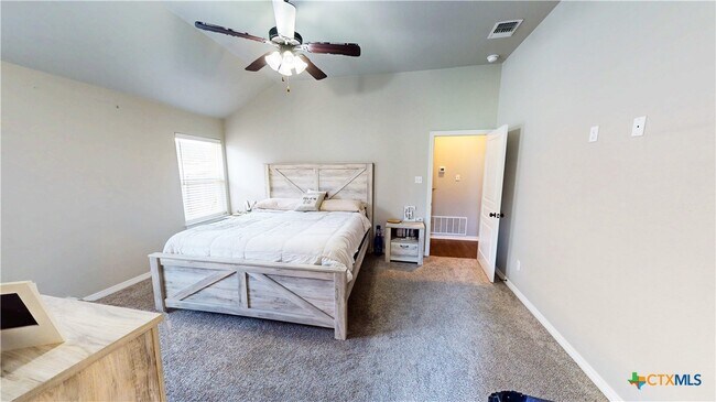 Building Photo - 408 Holstein Dr