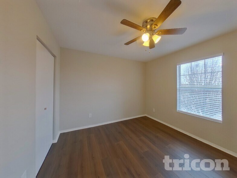 Building Photo - 1221 Dianthus Dr