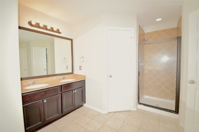 Building Photo - 21518 Crainfeld Dr