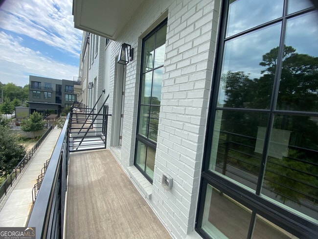 Building Photo - 1295 Longreen Ter NW