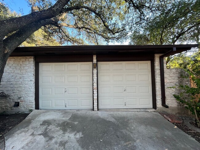 Building Photo - 4526 Maybrook Woods St