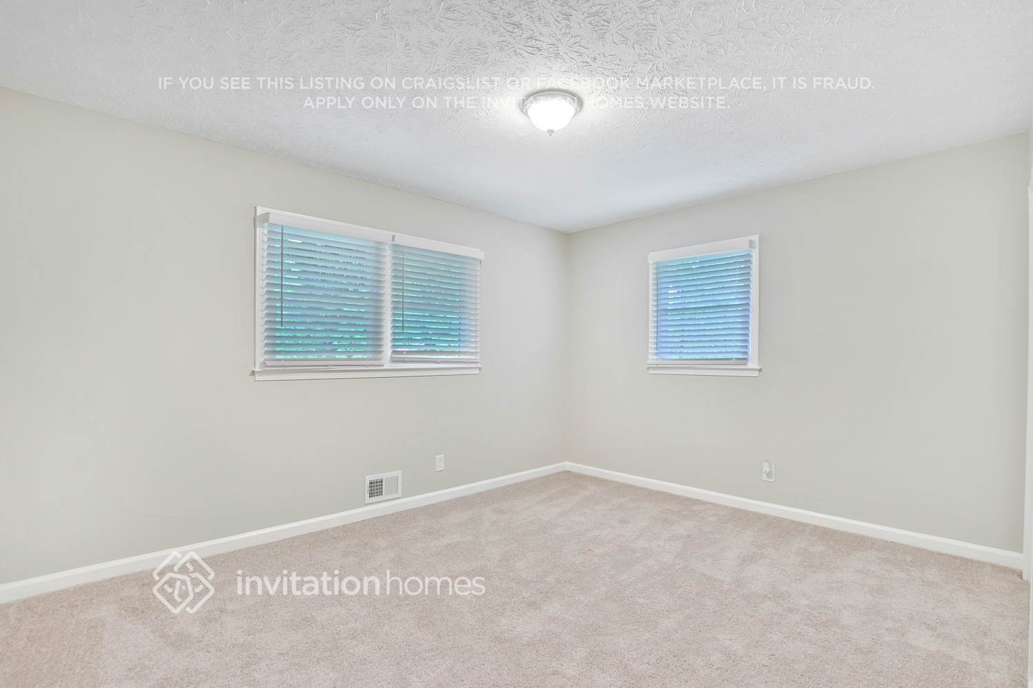 Building Photo - 5747 Woodland Dr