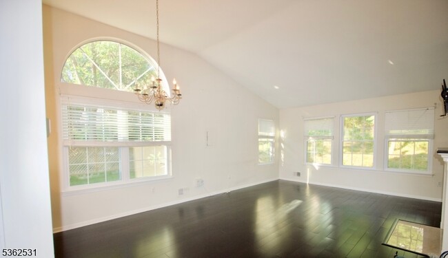 Building Photo - 395 Terrace Ln