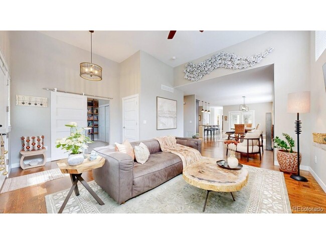 Building Photo - 726 N 6th St