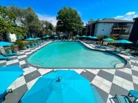 Building Photo - The Onyx at 67