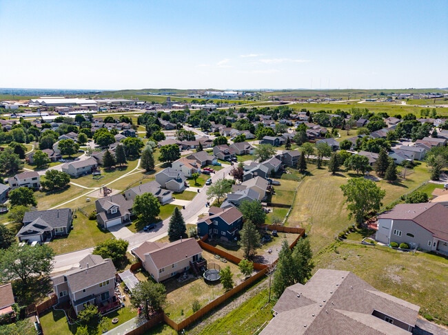 Building Photo - 4025 Wild Flower Dr