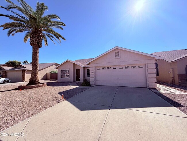 Primary Photo - 2293 E Longhorn Pl