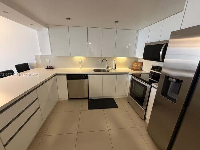 Building Photo - 1865 Brickell Ave