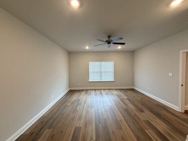 Building Photo - 7307 Hawkins Mnr