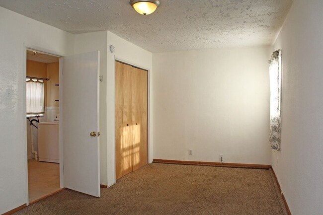 Building Photo - 4926 NE 77th Ave