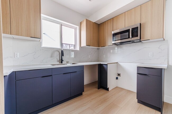 Building Photo - 13463 Beach Ave