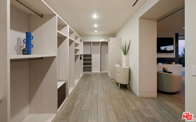 Building Photo - 7080 Mulholland Dr