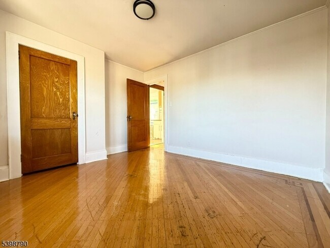 Building Photo - 19 Harding St