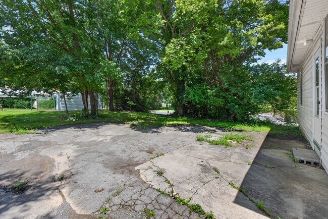 Building Photo - 251 Forbes Ave