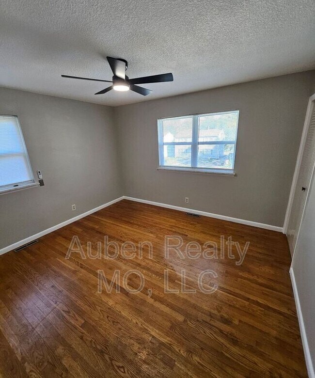 Building Photo - 1206-1208 N Cottage St