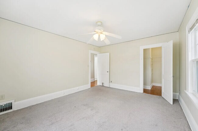 Building Photo - 661 Surrey Ave