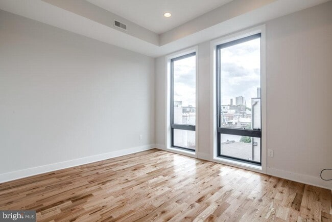 Building Photo - 514 South St