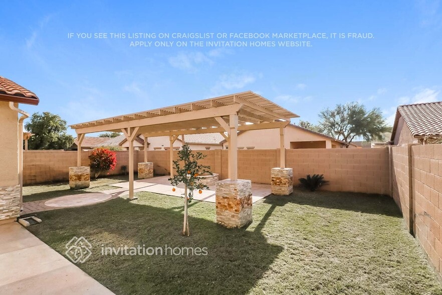 Building Photo - 10237 W Wier Ave