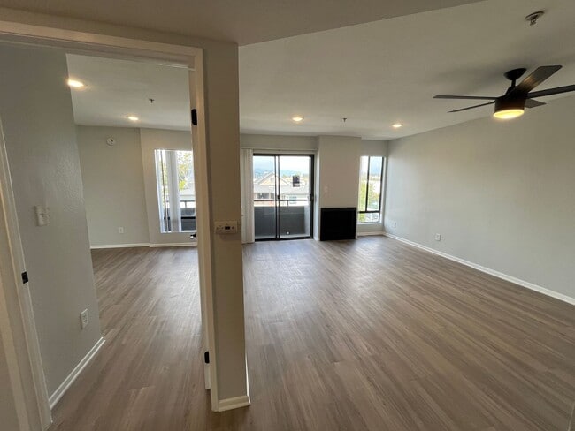 Interior Photo - 315 South Virgil Ave
