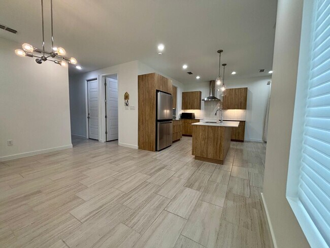Building Photo - 510 Deer Path Lp