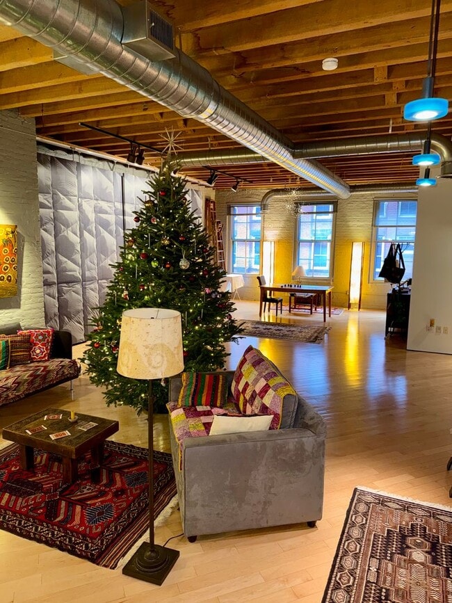 Building Photo - Beautifully 2-Bedroom Condo in Boston