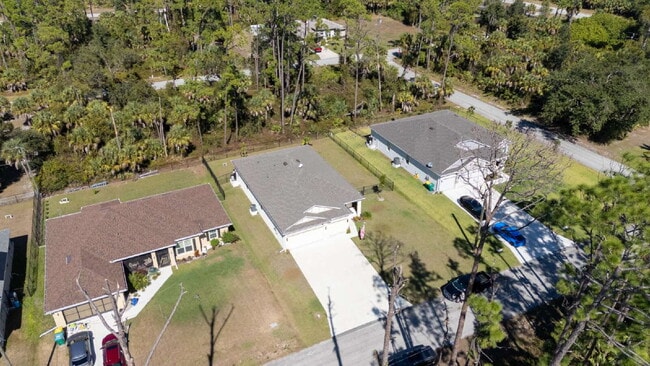 Building Photo - Move in now with zero deposit! This stunni...