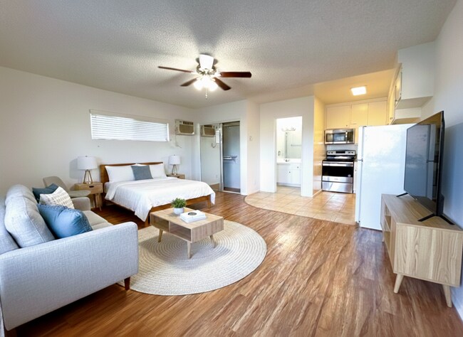 Building Photo - 6340 Vineland