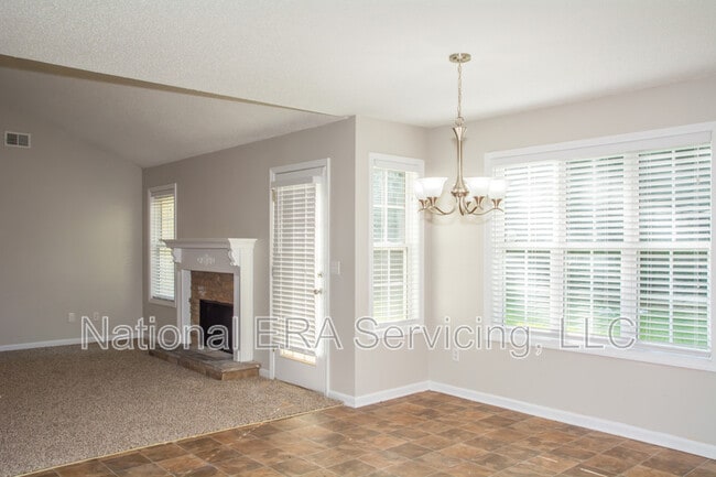 Building Photo - 105 Stoneybrook Dr