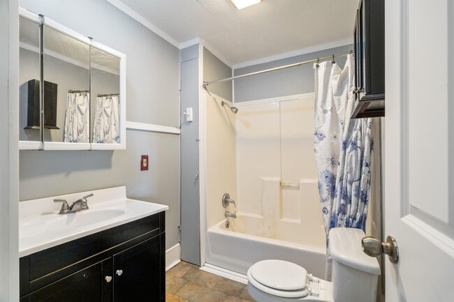 Building Photo - 153 Yankee St