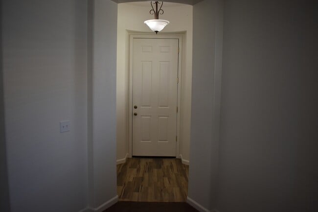 Building Photo - 1283 Orion Ct