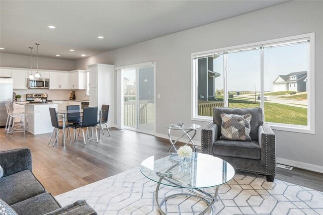Building Photo - Charming 3 Bedroom Home in Urbandale