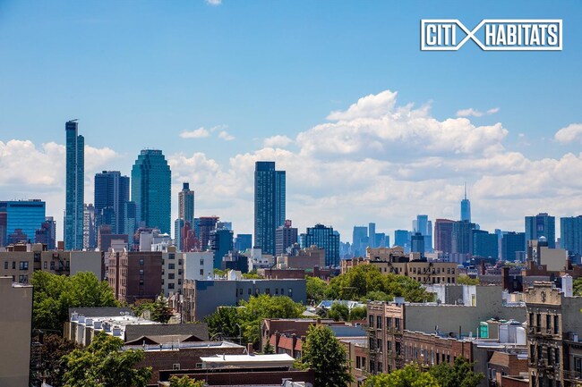 Building Photo - Astor Broadway