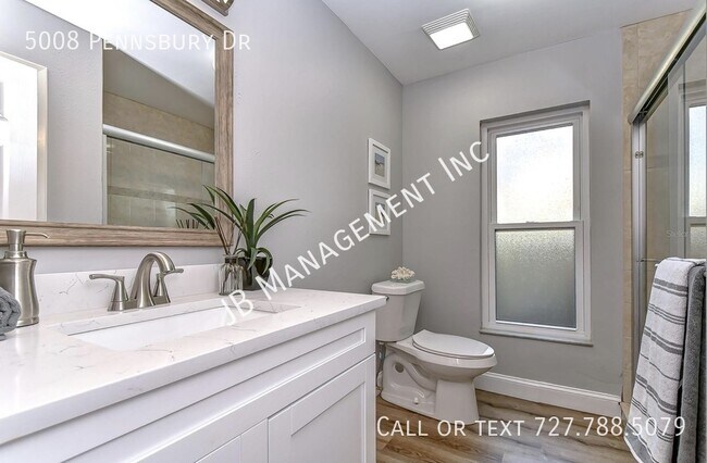 Building Photo - 5008 Pennsbury Dr