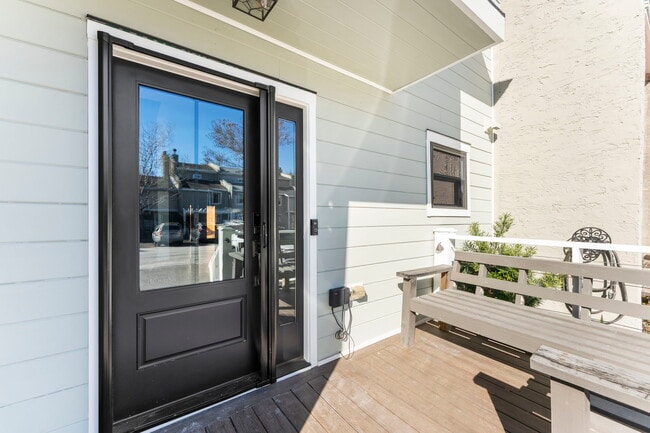 Building Photo - 706 Nora Ln