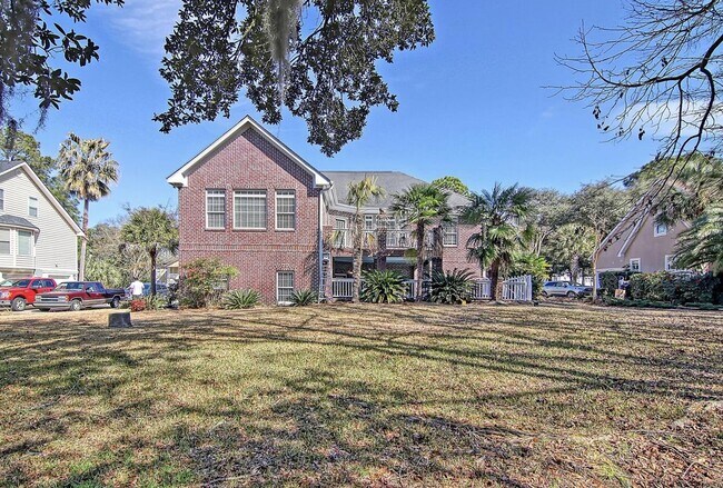 Building Photo - 4 Bedroom 3.5 Bath House in St. Thomas Poi...
