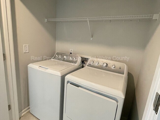 Building Photo - 2727 Chert Ln