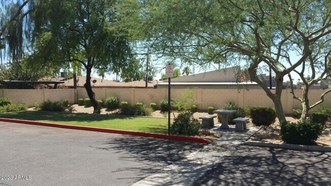 Building Photo - 3034 N 39th St