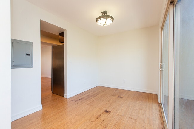 Building Photo - 2320 Clark Ln