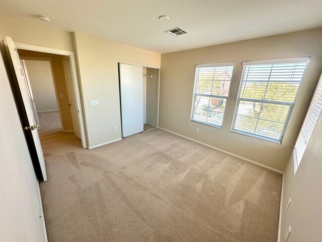 Building Photo - 7607 Pioneer Ranch Ave