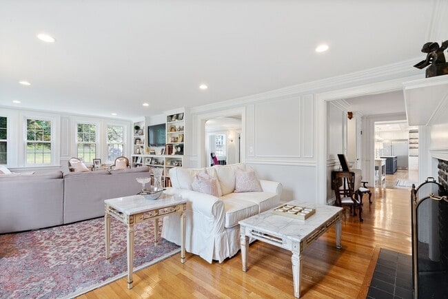 Building Photo - 205 Sohier St