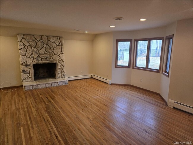 Building Photo - 11 Secor Ct