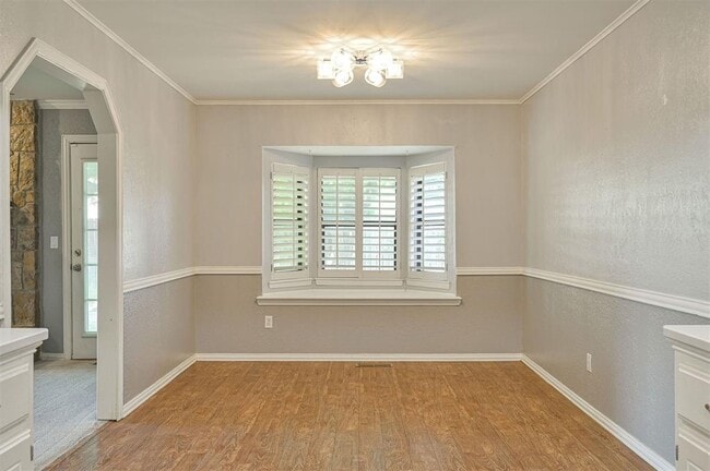 Building Photo - 8720 Raven Ave