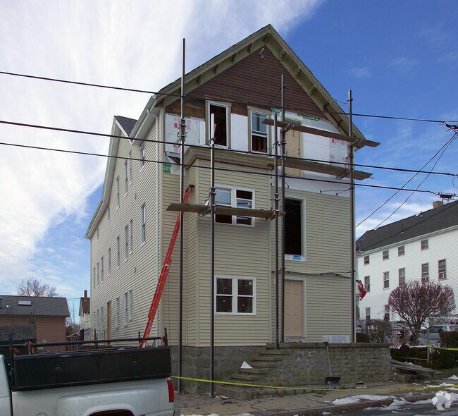 302 Tremont St 302 Tremont St Fall River MA 02720 Apartment Finder