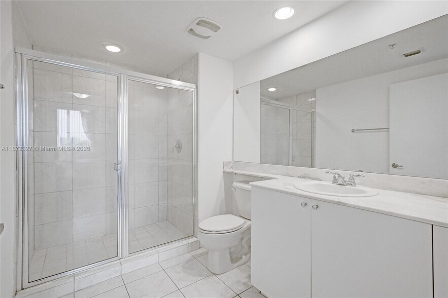 Building Photo - 2775 NE 187th St