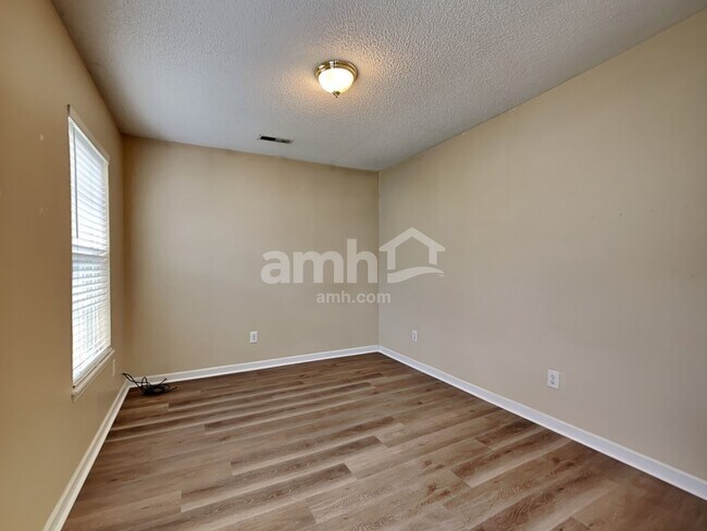 Building Photo - 318 Sunburst Way